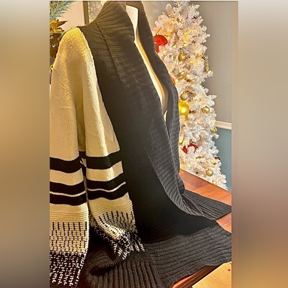 LINE Sweater Cardigan Black and Cream Knit Shawl size Medium - Picture 2 of 14